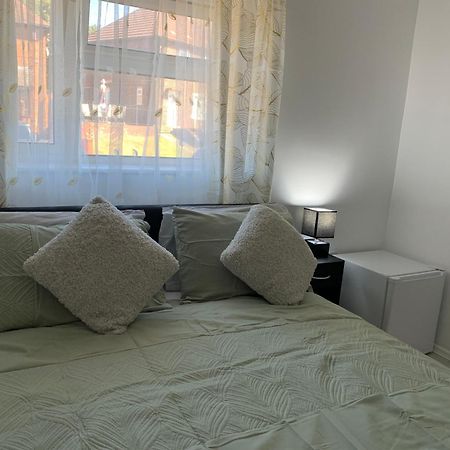 Double Room Bentilee Bucknall  ภายนอก รูปภาพ
