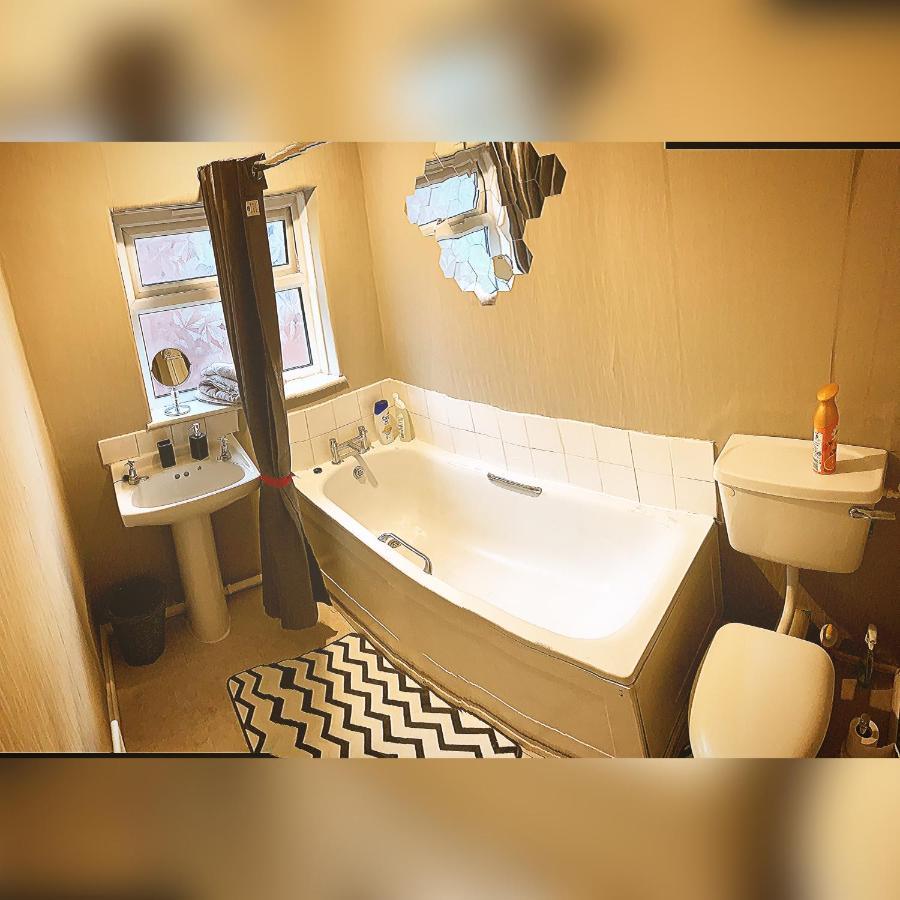 Double Room Bentilee Bucknall  ภายนอก รูปภาพ