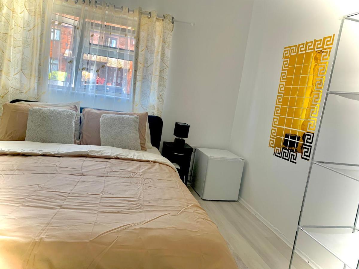Double Room Bentilee Bucknall  ภายนอก รูปภาพ