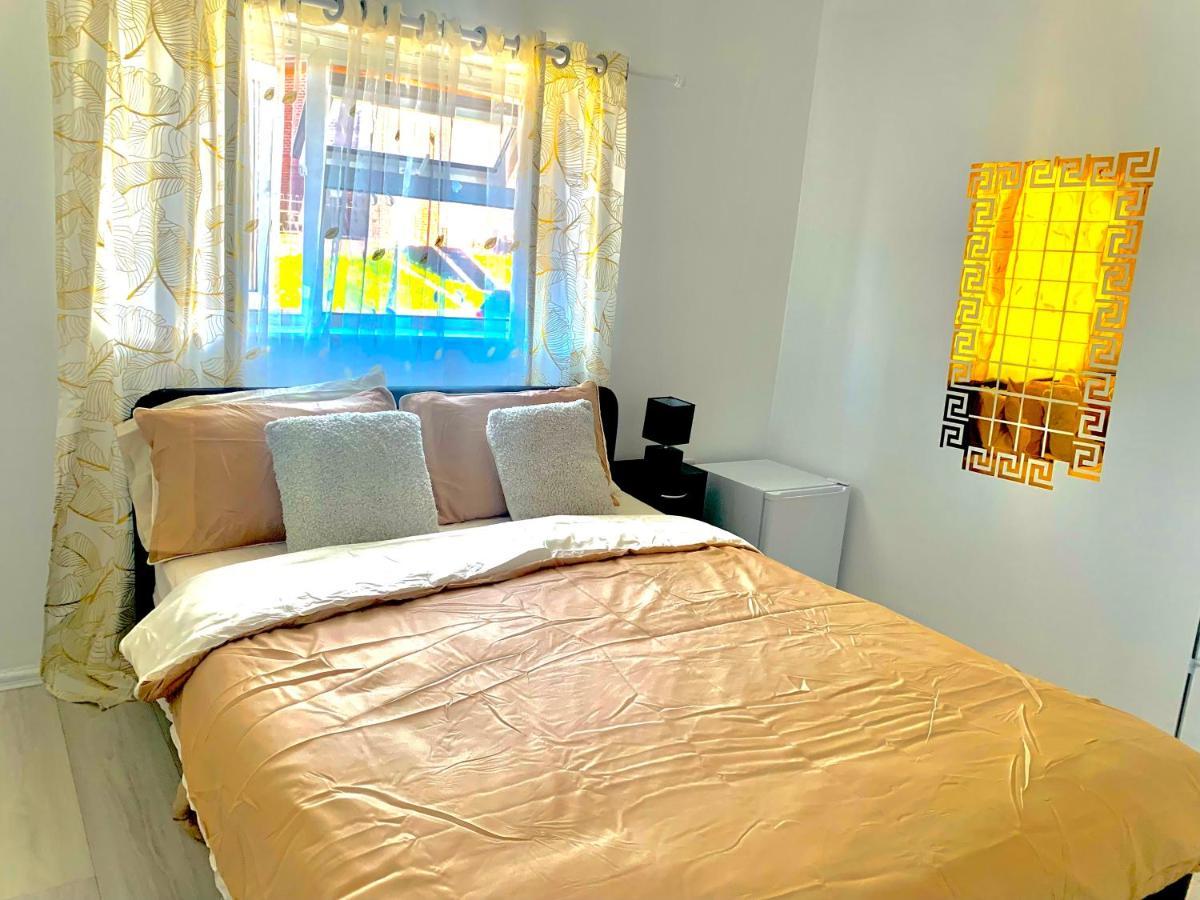 Double Room Bentilee Bucknall  ภายนอก รูปภาพ