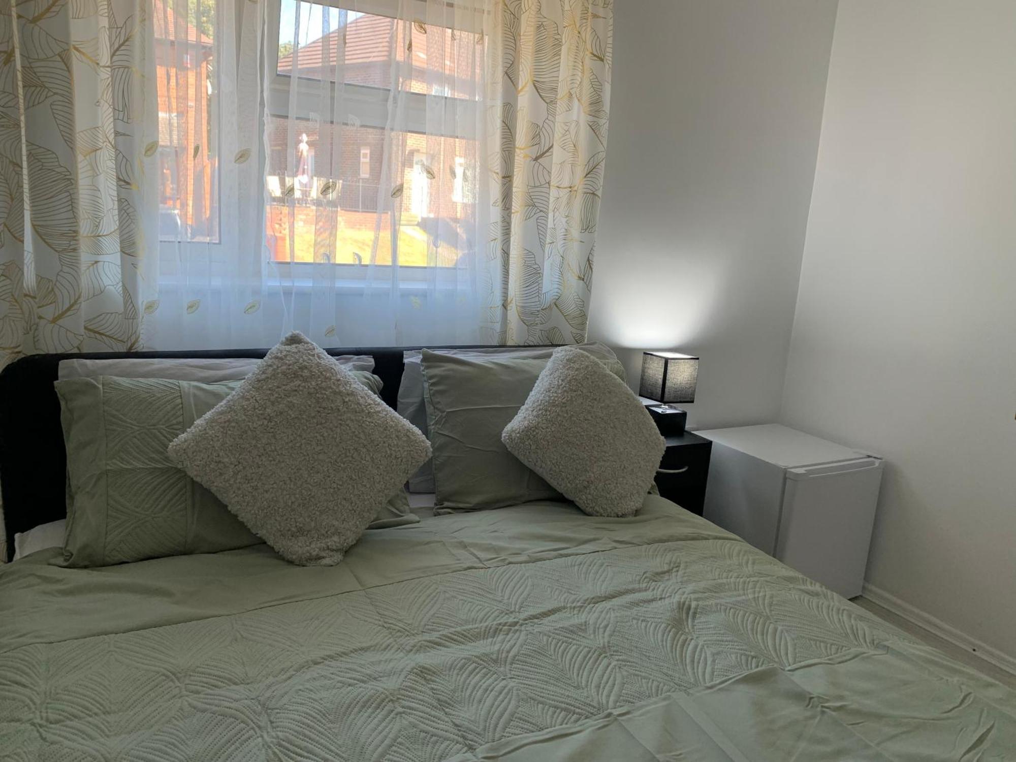 Double Room Bentilee Bucknall  ภายนอก รูปภาพ